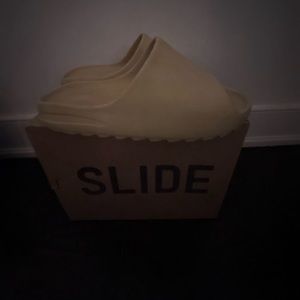 yeezy slides